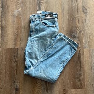 NWT Abercrombie Curve love 90’s straight Jeans